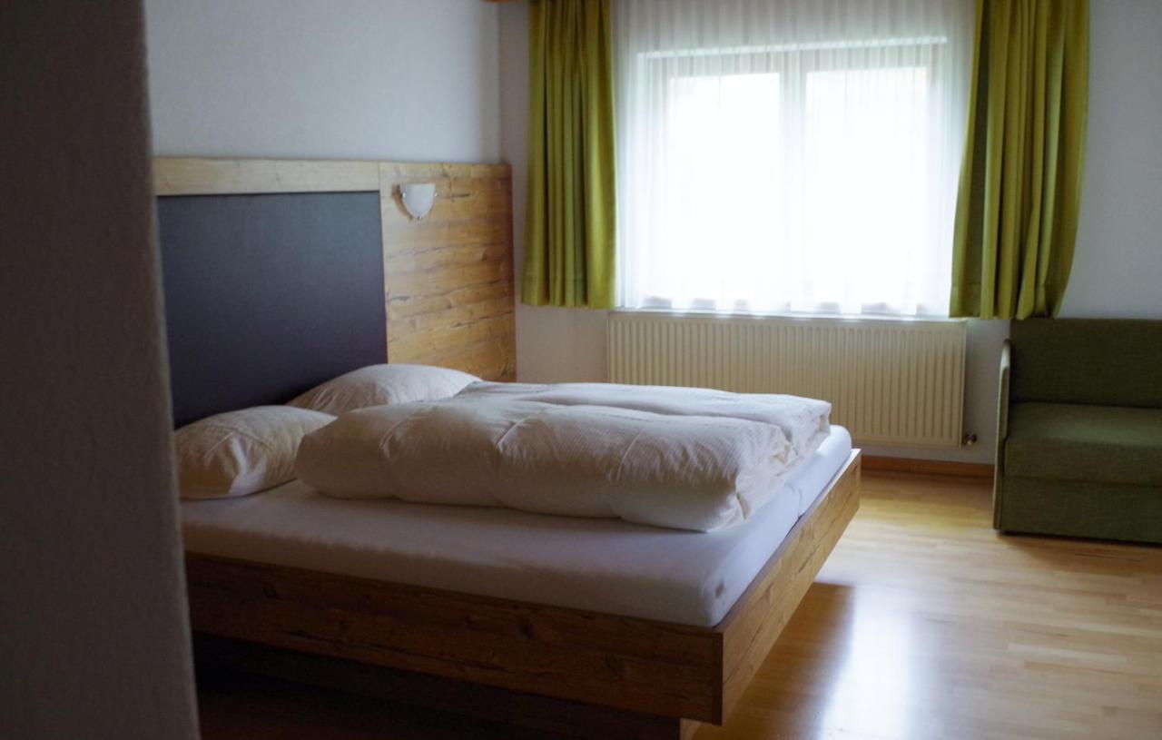 Hotel Edi Замнаун Экстерьер фото