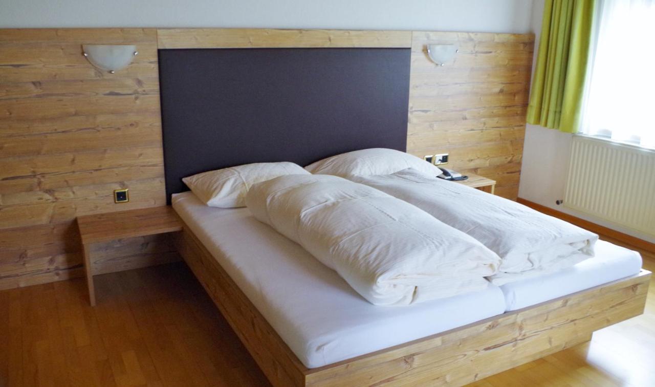 Hotel Edi Замнаун Экстерьер фото