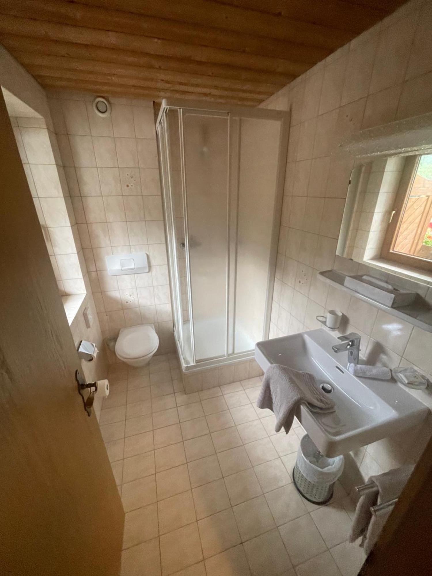 Hotel Edi Замнаун Экстерьер фото