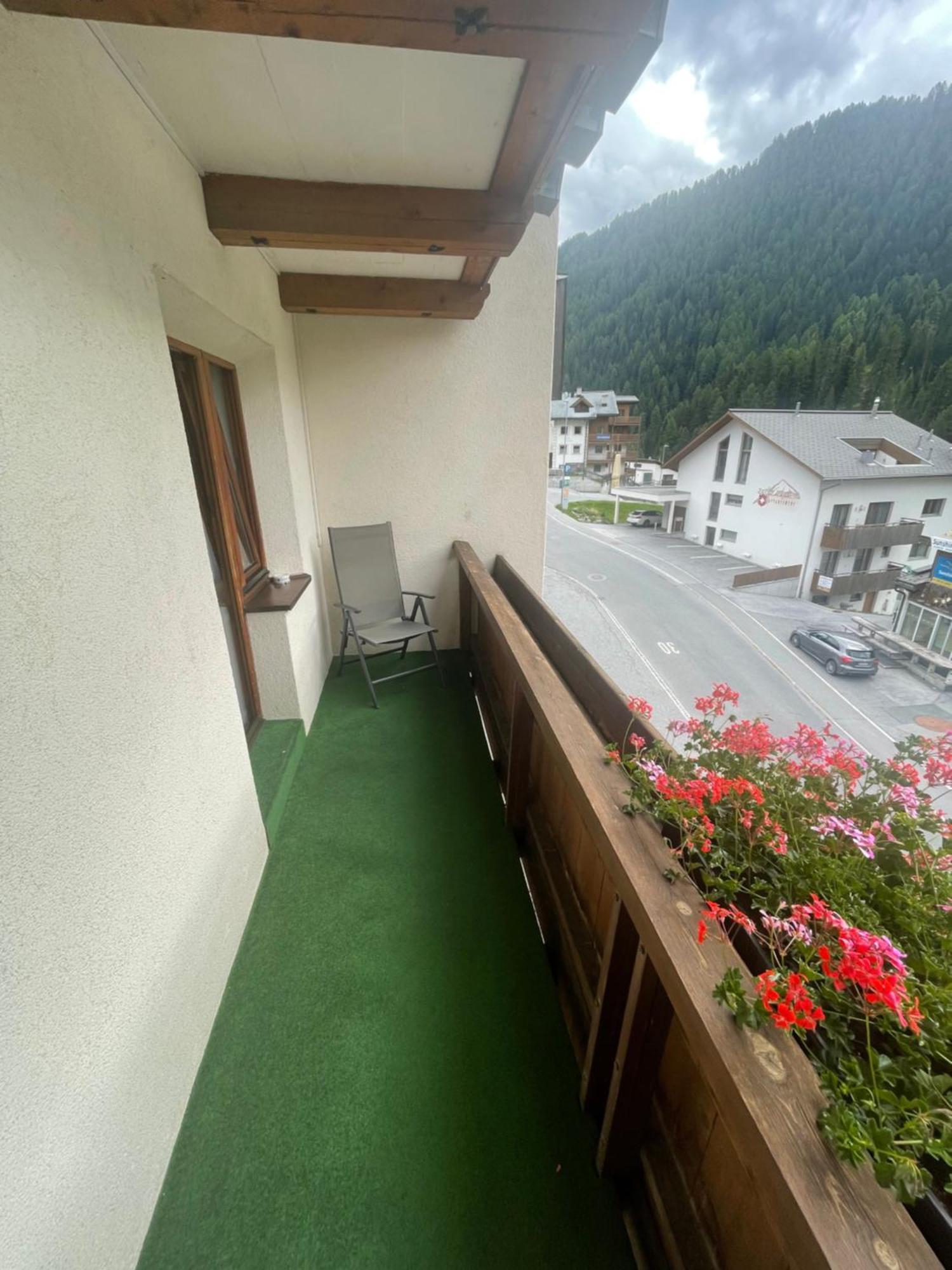 Hotel Edi Замнаун Экстерьер фото