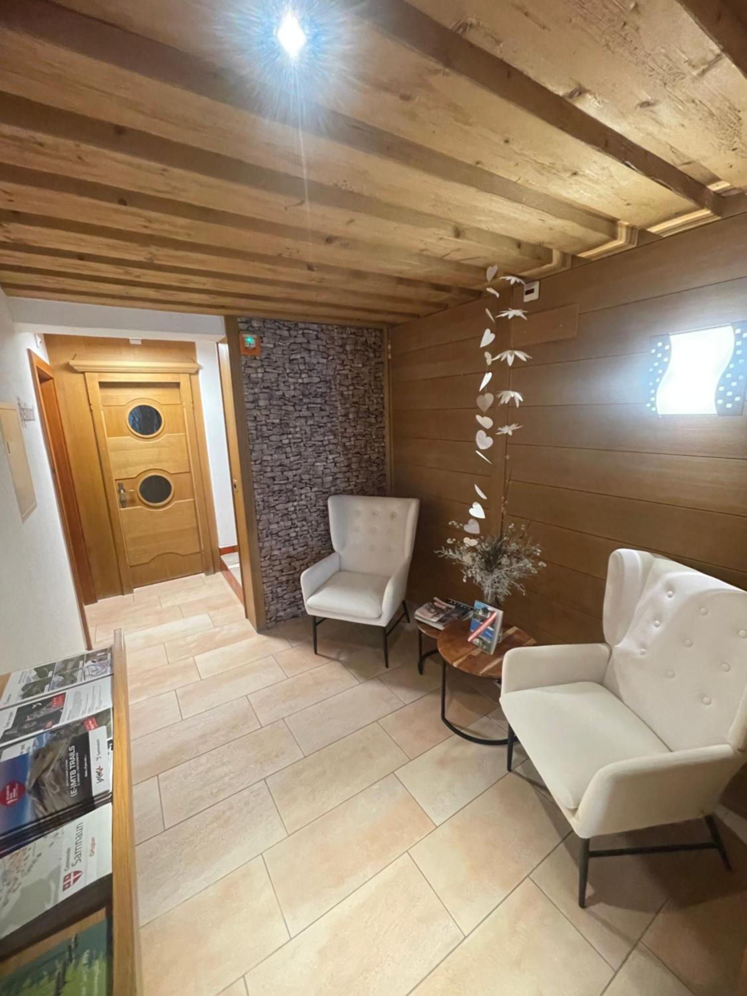 Hotel Edi Замнаун Экстерьер фото
